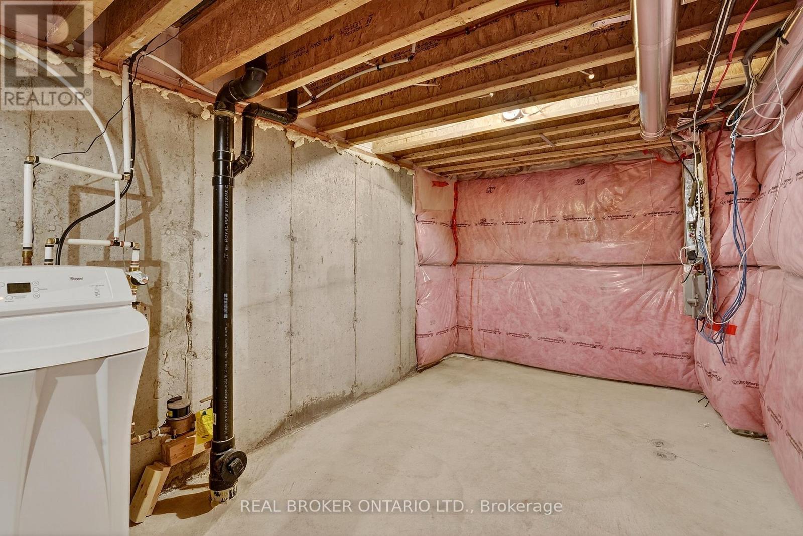 82 Upper Canada Court, Halton Hills (Georgetown), Ontario  L7G 0L2 - Photo 30 - W12975940