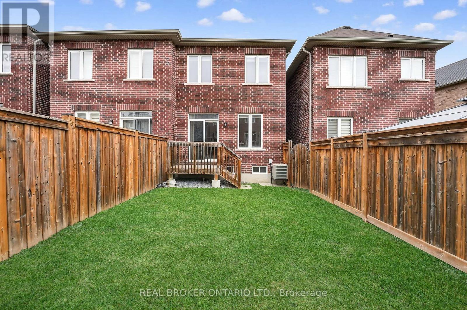 82 Upper Canada Court, Halton Hills (Georgetown), Ontario  L7G 0L2 - Photo 34 - W12975940