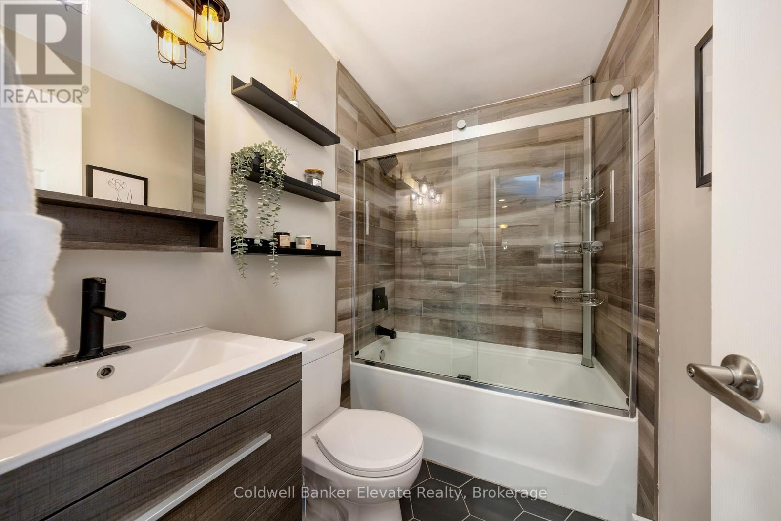 402 - 49 Park Avenue, Halton Hills (Georgetown), Ontario  L7G 3H9 - Photo 16 - W12976400