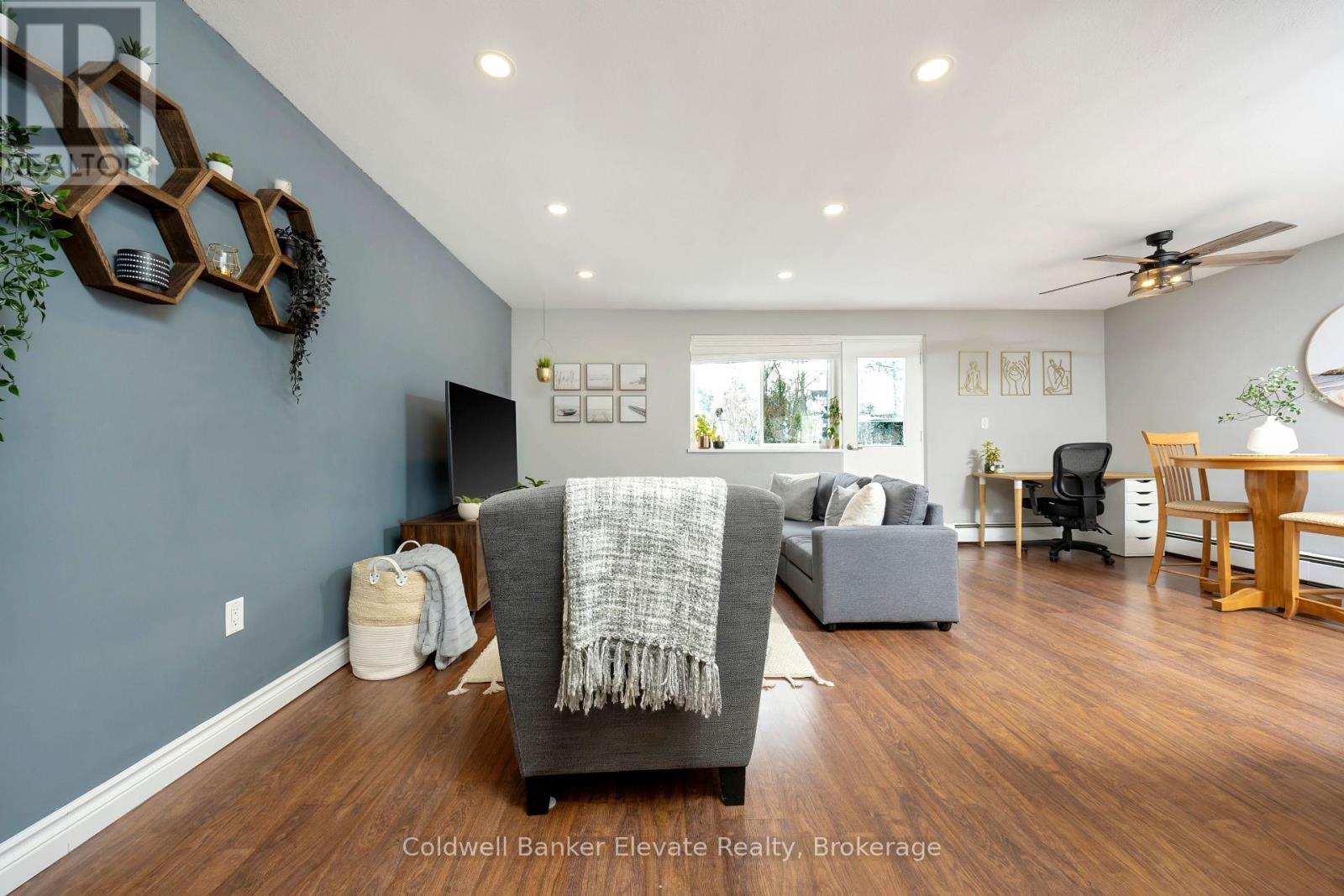 402 - 49 Park Avenue, Halton Hills (Georgetown), Ontario  L7G 3H9 - Photo 5 - W12976400