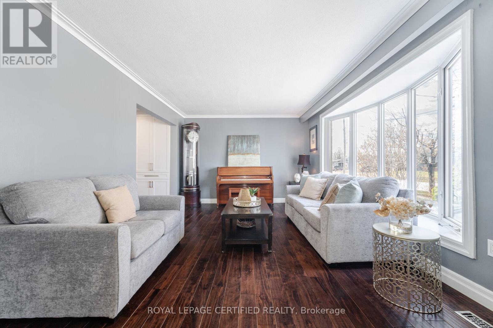 5 Stockman Crescent, Halton Hills (Georgetown), Ontario  L7G 1J5 - Photo 3 - W12977158