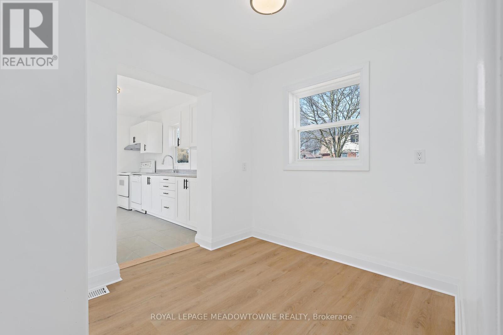 3 Bard Lane, Halton Hills (Georgetown), Ontario  L7G 2M6 - Photo 16 - W12979178