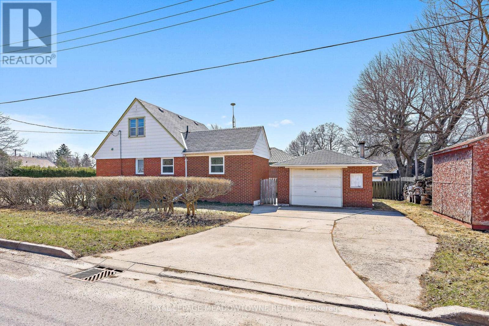 3 Bard Lane, Halton Hills (Georgetown), Ontario  L7G 2M6 - Photo 4 - W12979178