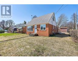 <div class="price">$819,900</div> 3 Bard Lane, Halton Hills (Georgetown)<br><div style="margin-bottom:8px;"><small>Royal LePage Meadowtowne Realty</small></div><div class='bed_bath'>3 Bed | 2 Bath</div>