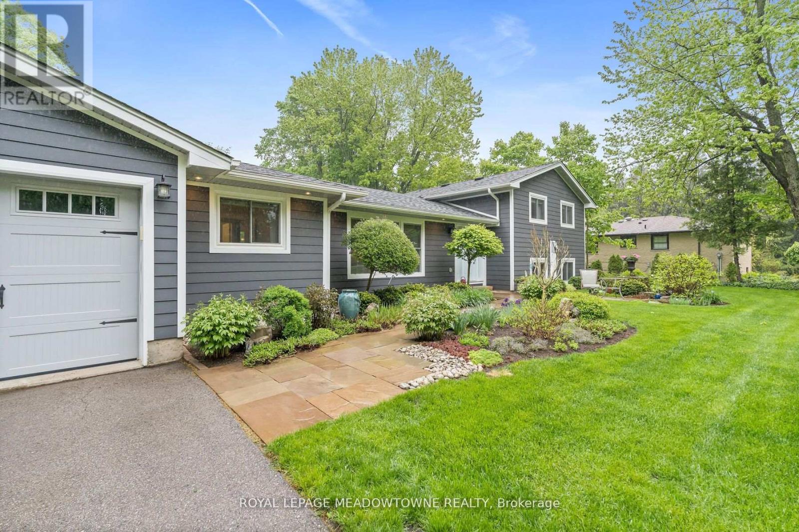 13609 Sixth Line, Halton Hills (Rural Halton Hills), Ontario  L0P 1H0 - Photo 3 - W12979508