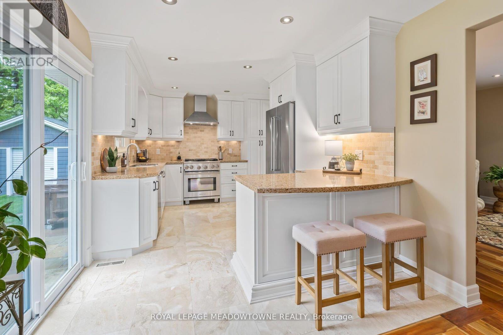 13609 Sixth Line, Halton Hills (Rural Halton Hills), Ontario  L0P 1H0 - Photo 9 - W12979508