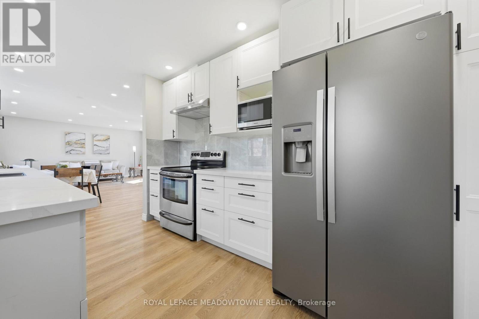 73 Elizabeth Drive, Halton Hills (Ac Acton), Ontario  L7J 1B4 - Photo 13 - W12980990