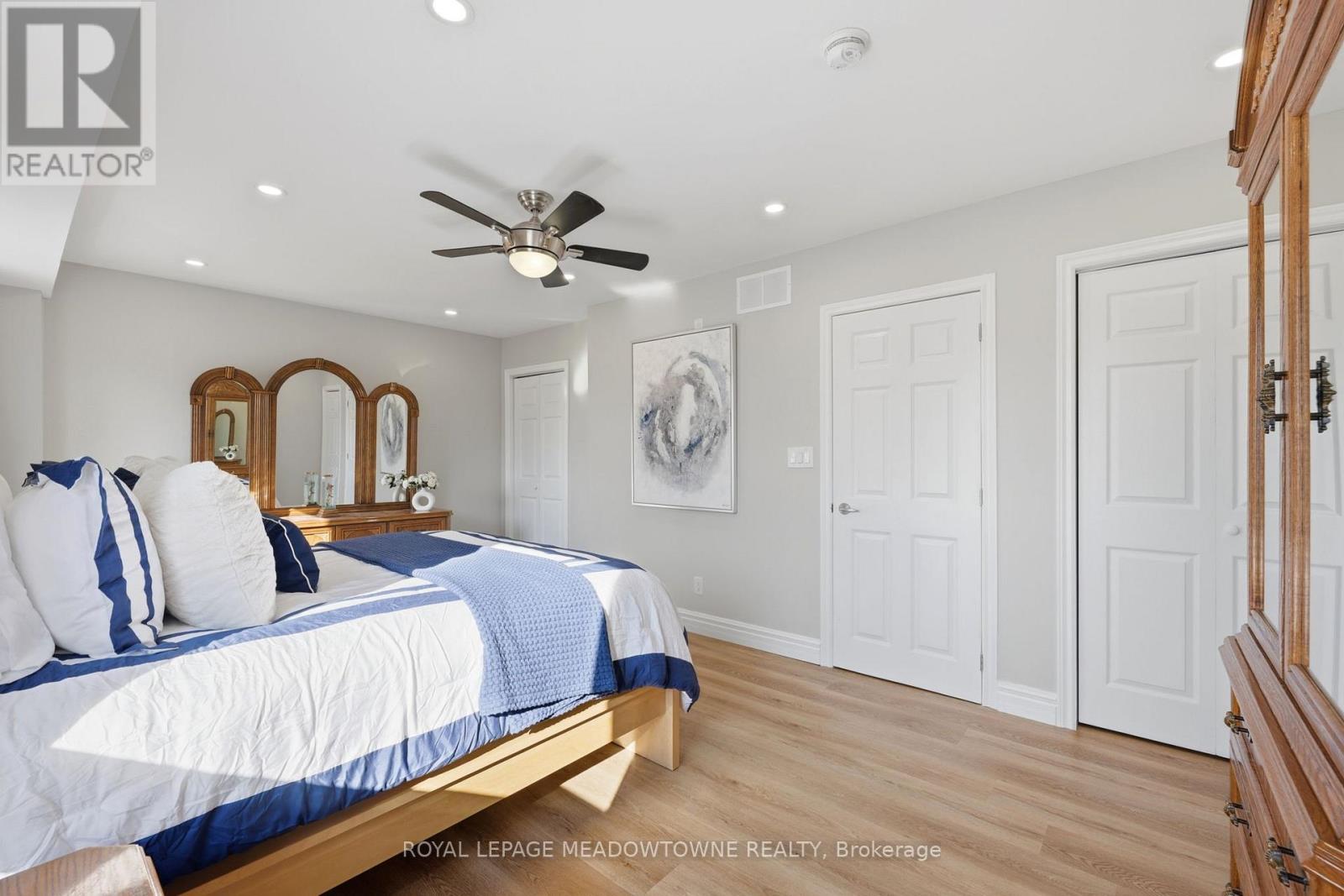 73 Elizabeth Drive, Halton Hills (Ac Acton), Ontario  L7J 1B4 - Photo 17 - W12980990