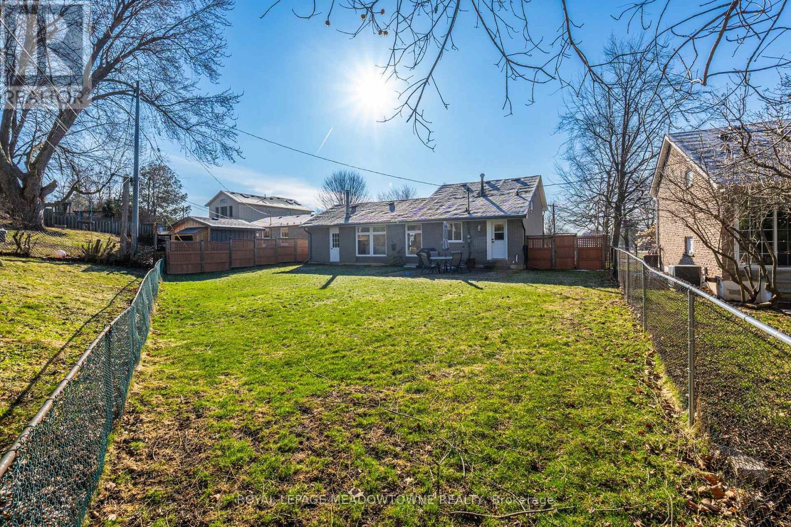 73 Elizabeth Drive, Halton Hills (Ac Acton), Ontario  L7J 1B4 - Photo 28 - W12980990