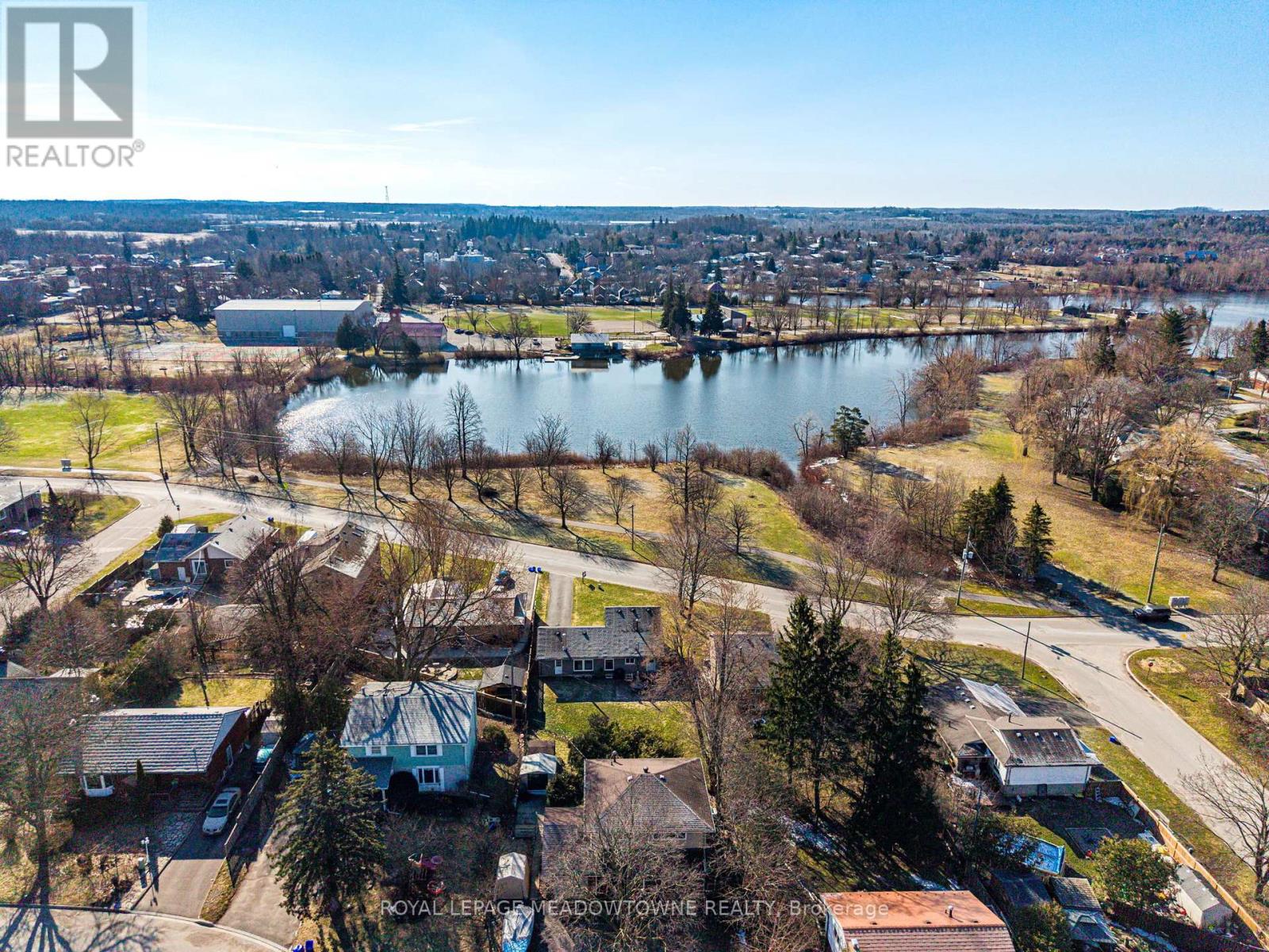 73 Elizabeth Drive, Halton Hills (Ac Acton), Ontario  L7J 1B4 - Photo 30 - W12980990