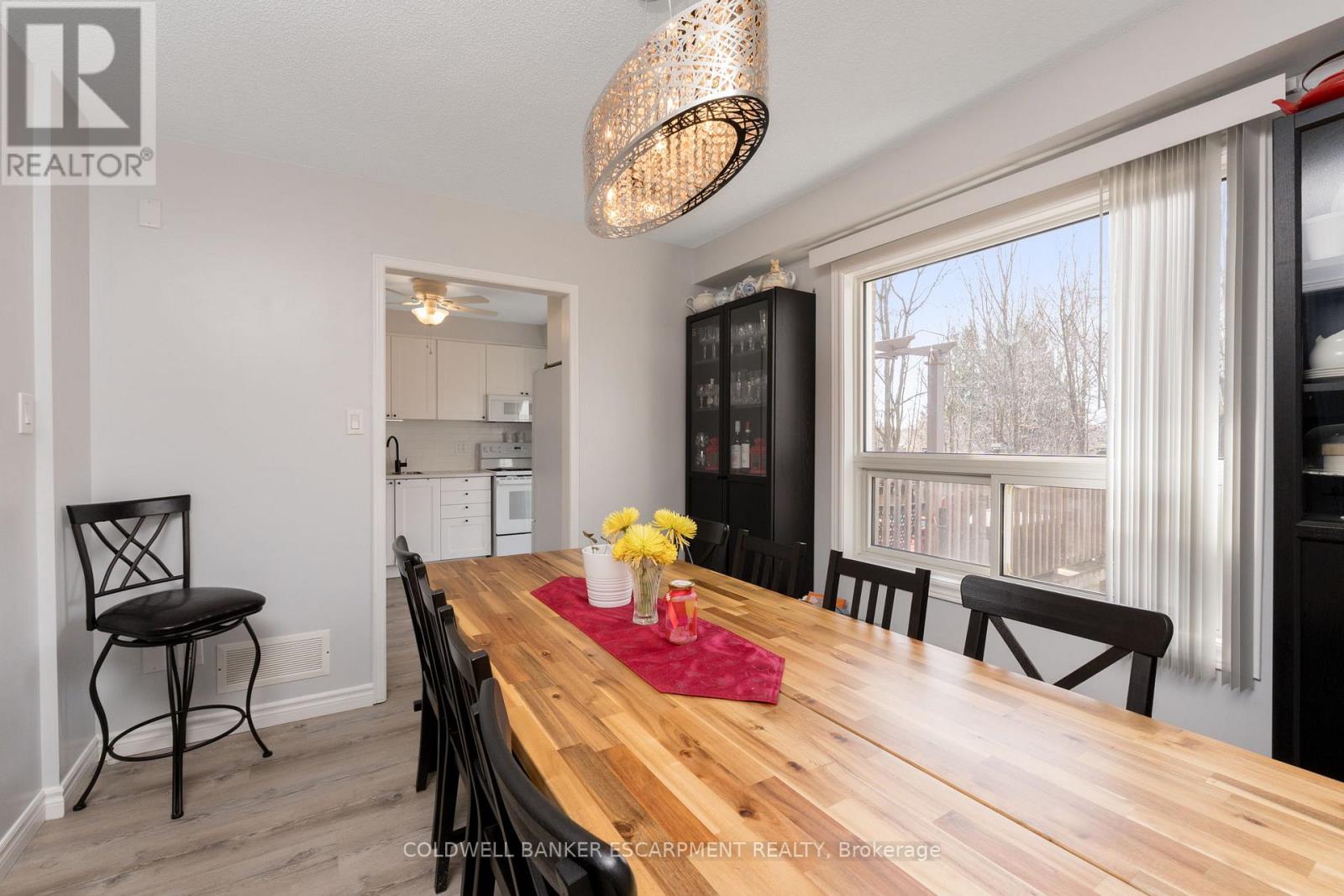 222 Churchill Road N, Halton Hills (Ac Acton), Ontario  L7J 2J2 - Photo 12 - W12981794