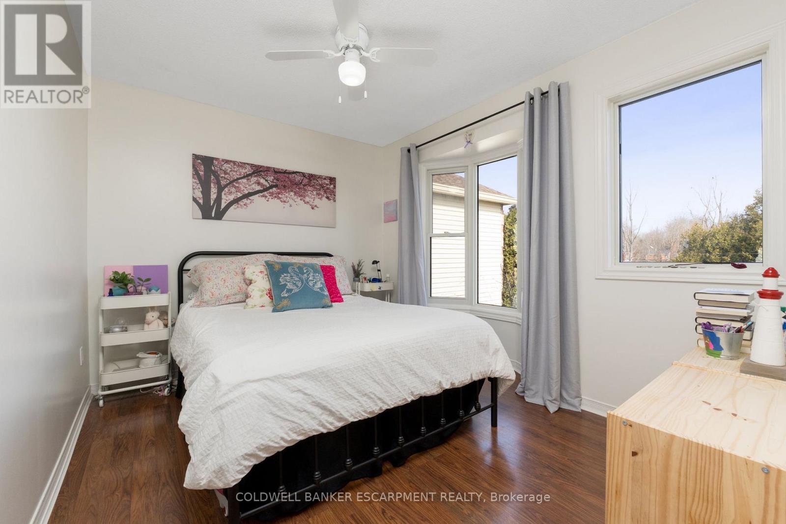 222 Churchill Road N, Halton Hills (Ac Acton), Ontario  L7J 2J2 - Photo 21 - W12981794