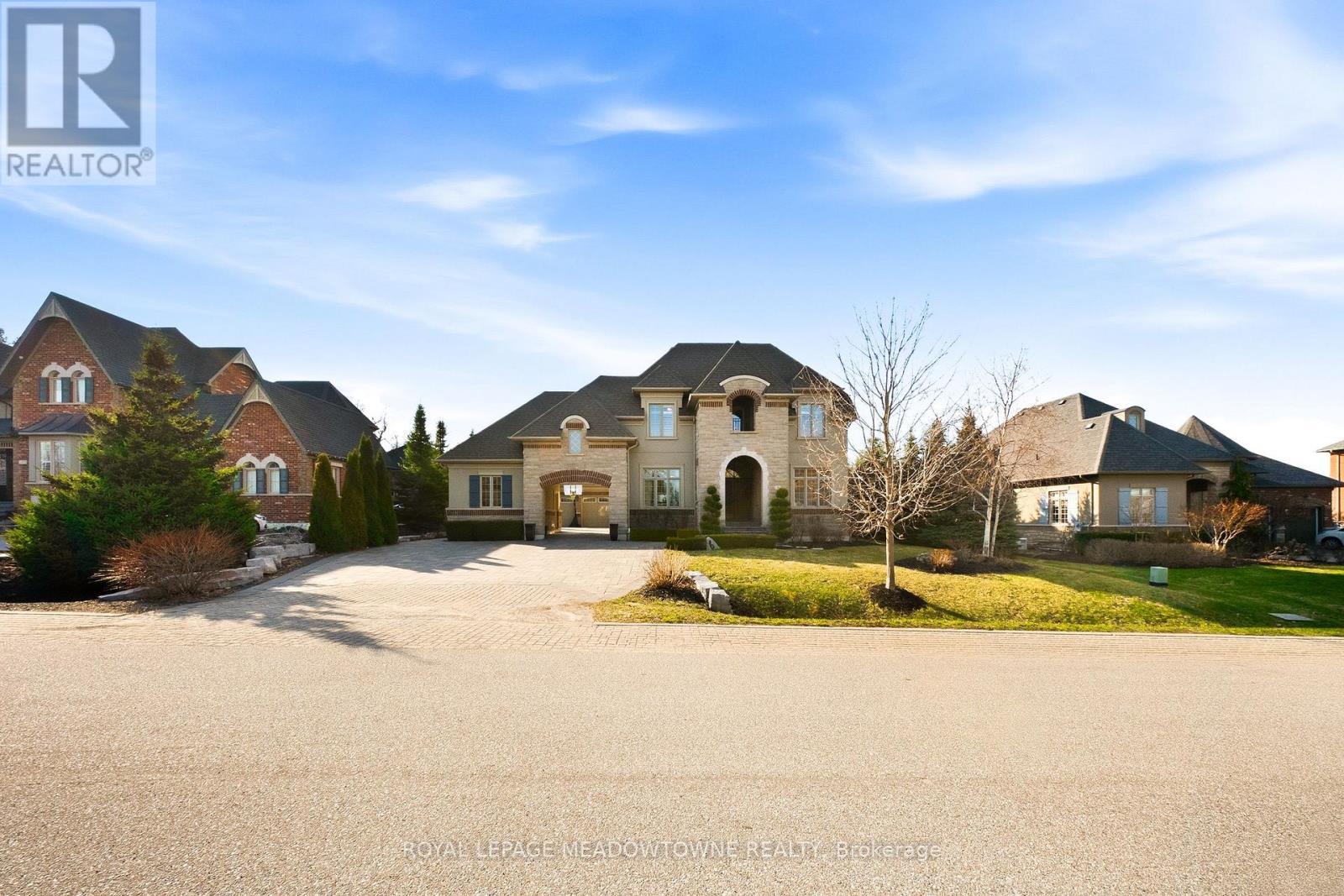 6 Holdroyd Court, Halton Hills (Glen Williams), Ontario  L7G 0E8 - Photo 2 - W12981922