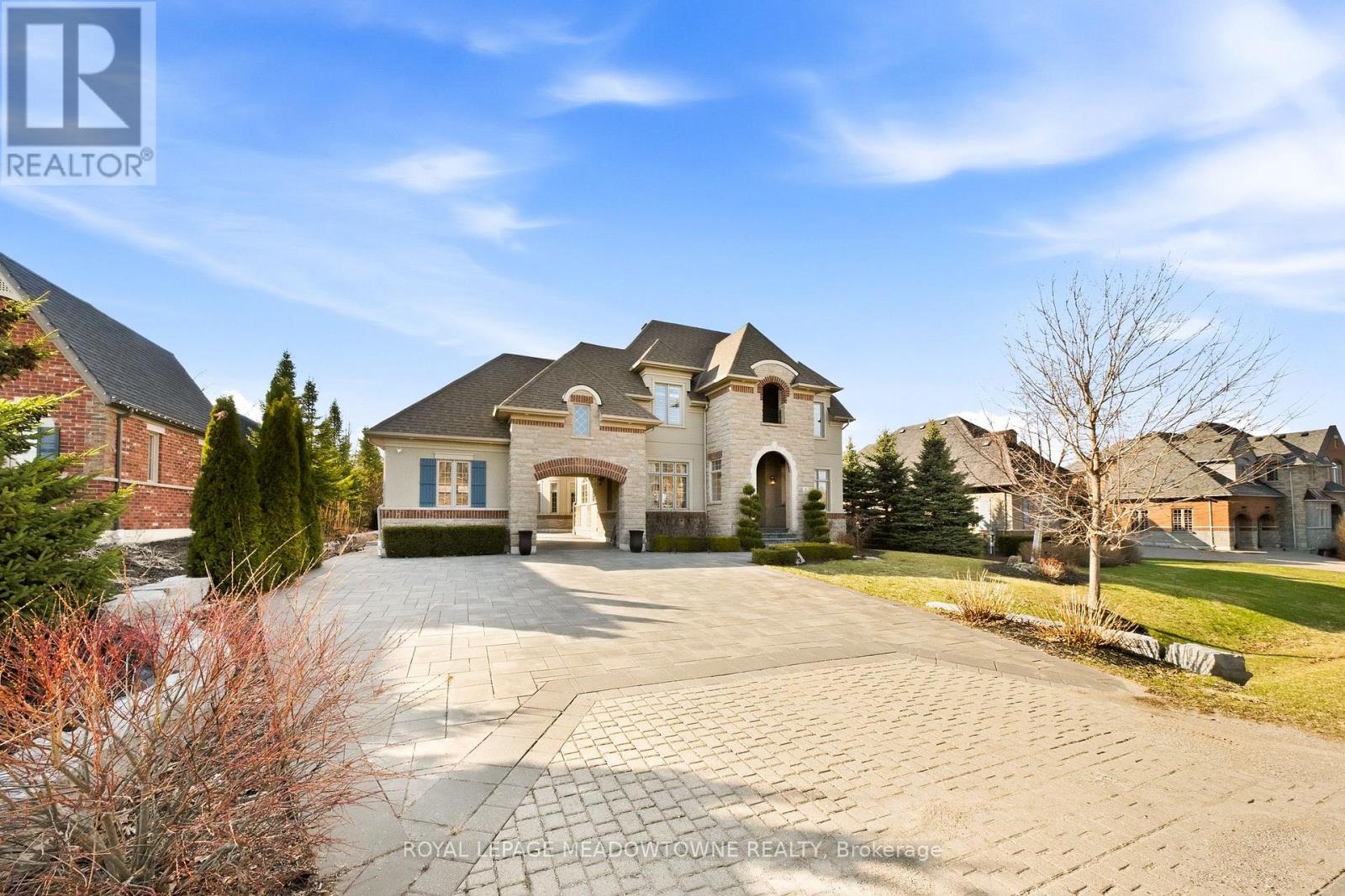 6 Holdroyd Court, Halton Hills (Glen Williams), Ontario  L7G 0E8 - Photo 3 - W12981922