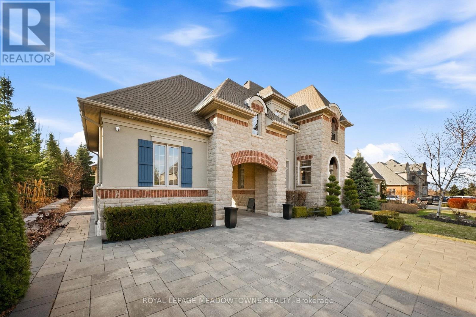 6 Holdroyd Court, Halton Hills (Glen Williams), Ontario  L7G 0E8 - Photo 4 - W12981922