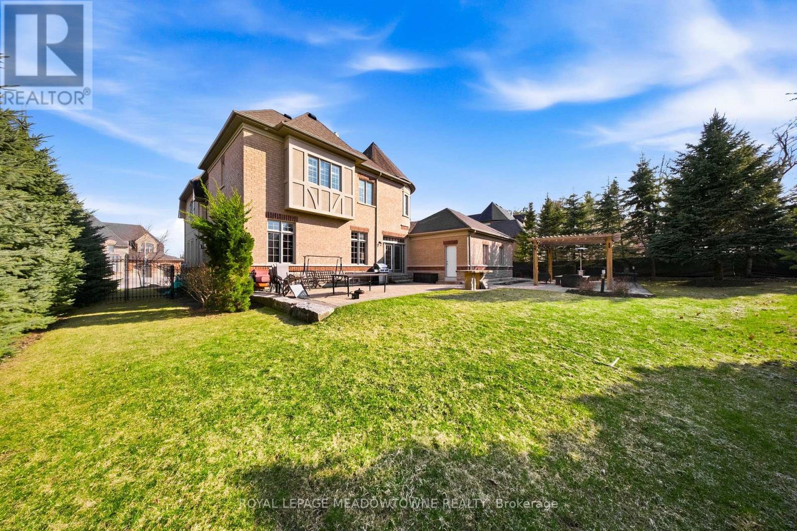 6 Holdroyd Court, Halton Hills (Glen Williams), Ontario  L7G 0E8 - Photo 41 - W12981922