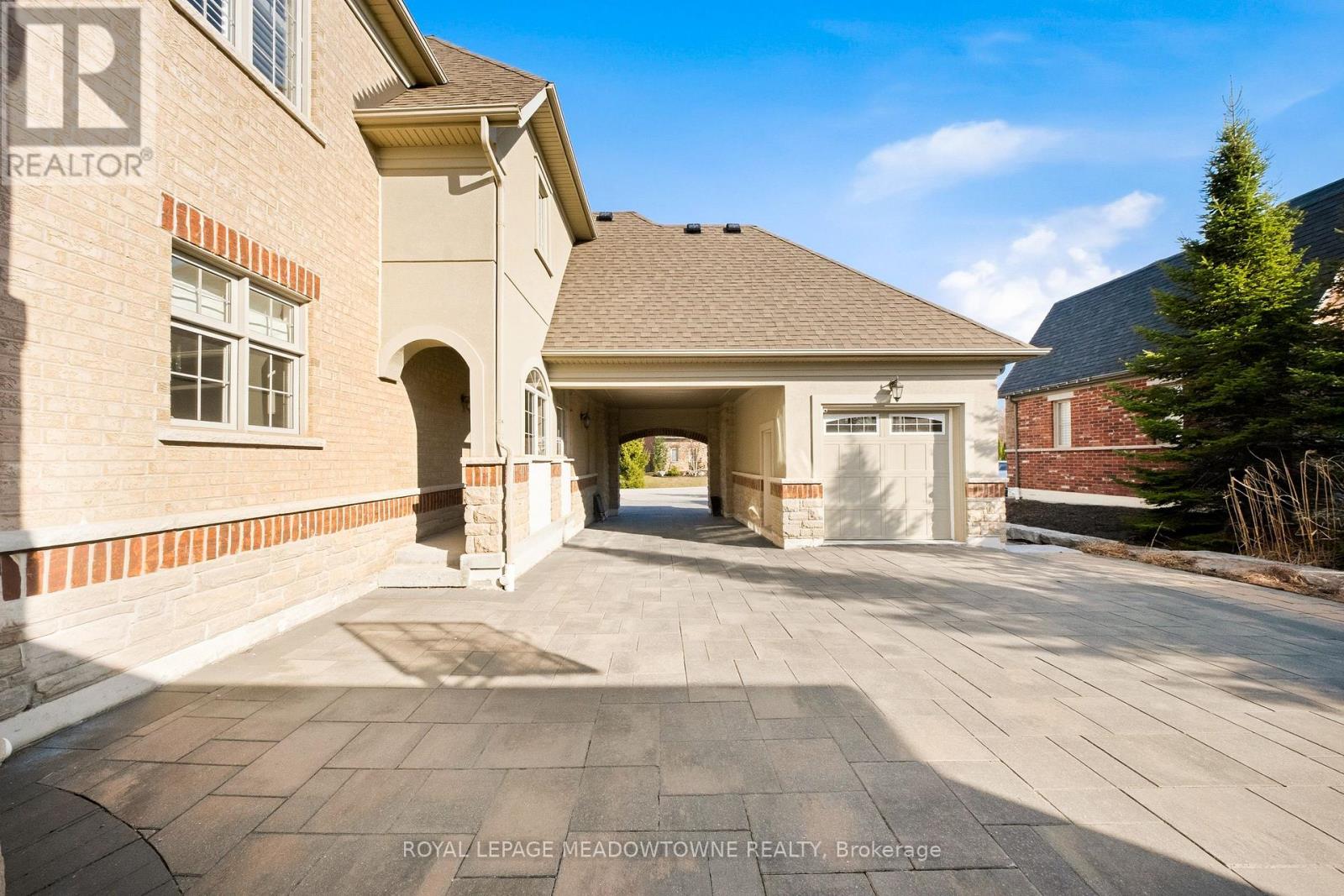 6 Holdroyd Court, Halton Hills (Glen Williams), Ontario  L7G 0E8 - Photo 6 - W12981922