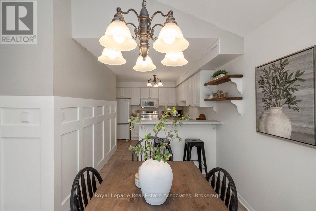 42 Harriet Street, Halton Hills (Georgetown), Ontario  L7G 5W7 - Photo 16 - W12982820