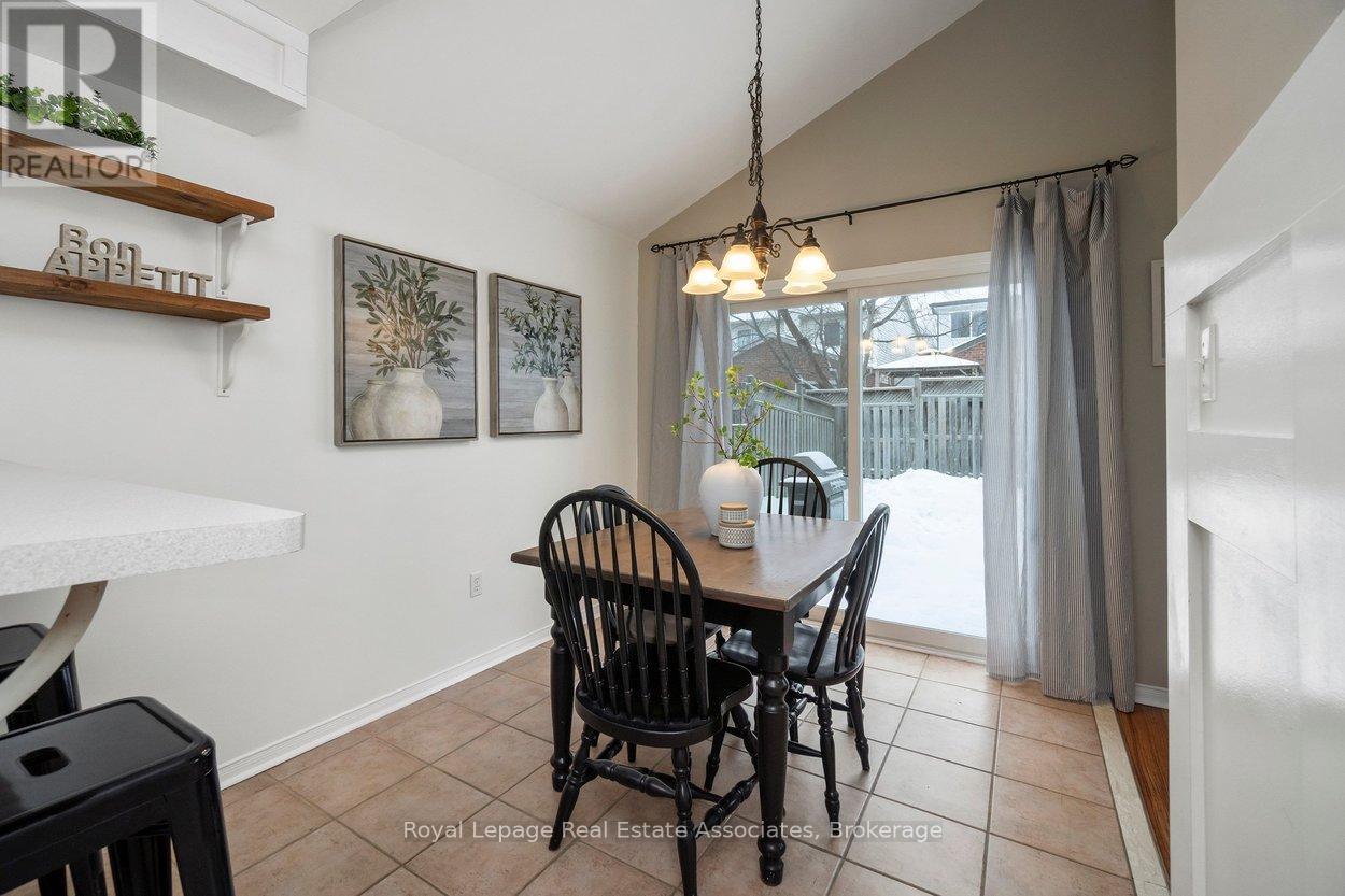 42 Harriet Street, Halton Hills (Georgetown), Ontario  L7G 5W7 - Photo 19 - W12982820