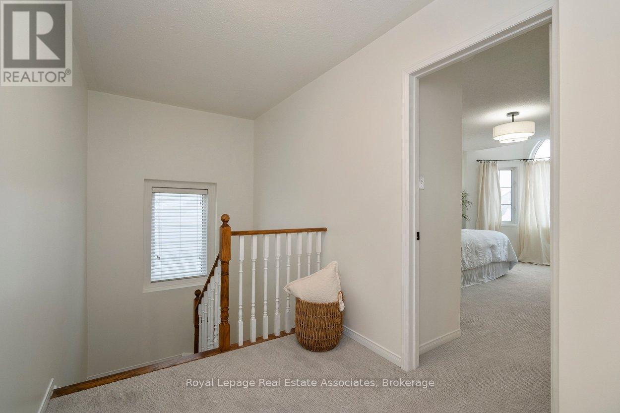 42 Harriet Street, Halton Hills (Georgetown), Ontario  L7G 5W7 - Photo 21 - W12982820