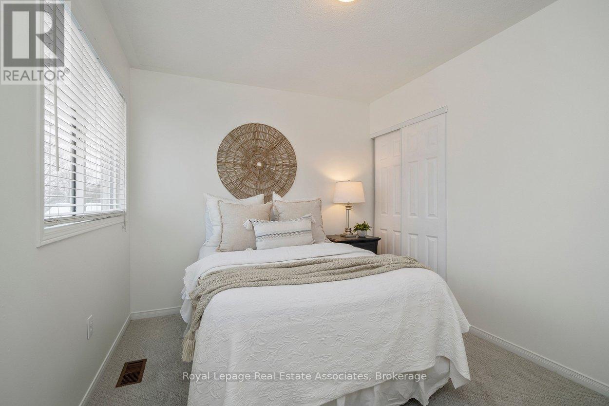 42 Harriet Street, Halton Hills (Georgetown), Ontario  L7G 5W7 - Photo 29 - W12982820