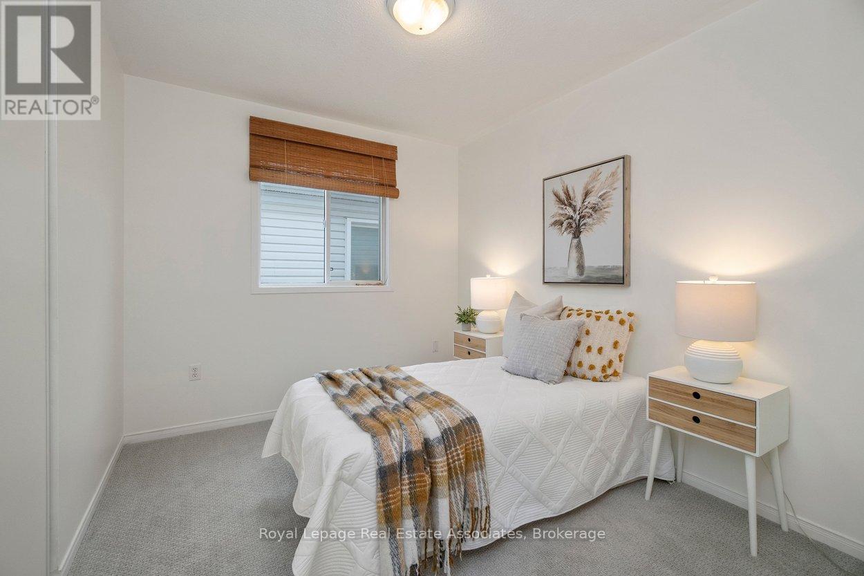 42 Harriet Street, Halton Hills (Georgetown), Ontario  L7G 5W7 - Photo 30 - W12982820