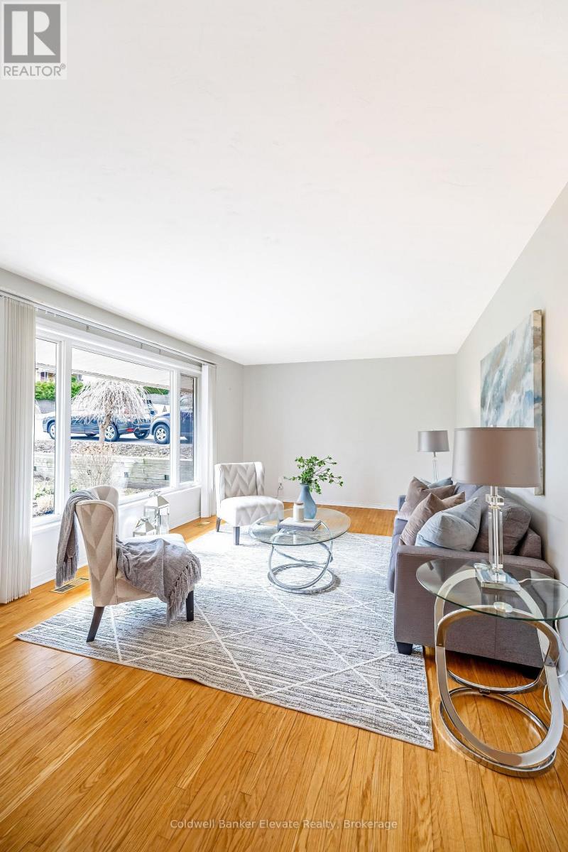 65 John Street, Halton Hills (Georgetown), Ontario  L7G 2J9 - Photo 10 - W12983716