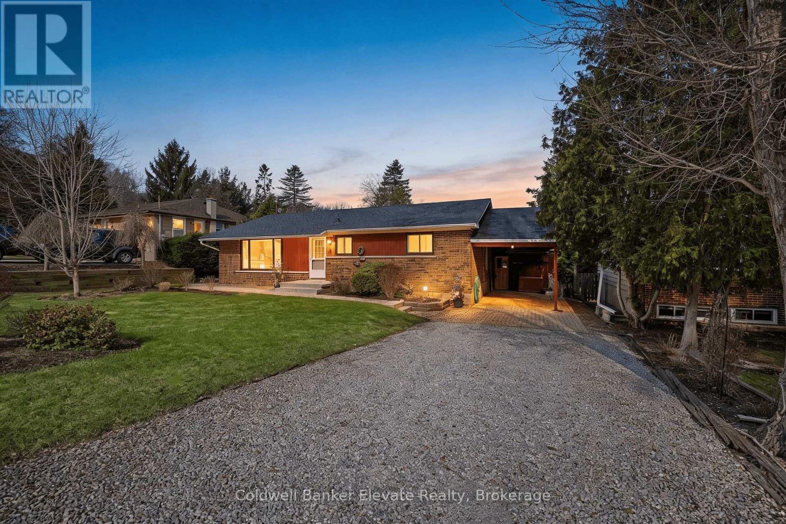 65 John Street, Halton Hills (Georgetown), Ontario  L7G 2J9 - Photo 2 - W12983716