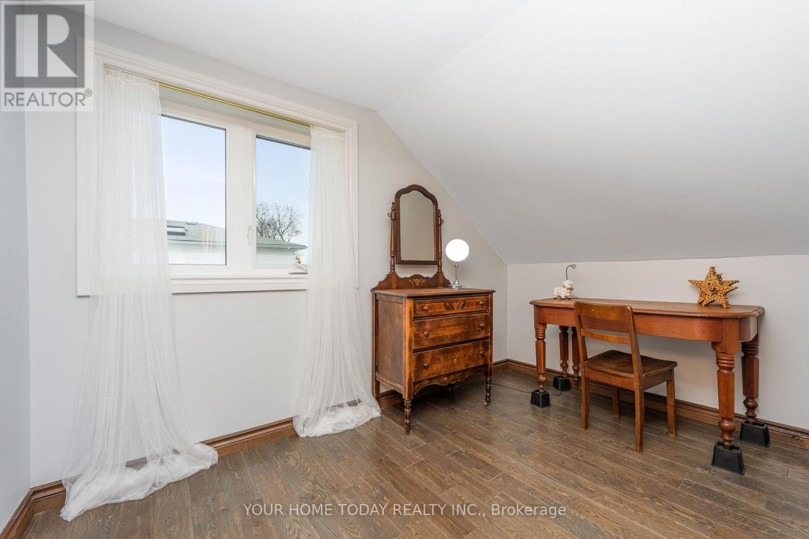 20 Elgin Street, Halton Hills (Georgetown), Ontario  L7G 3M3 - Photo 22 - W12984100