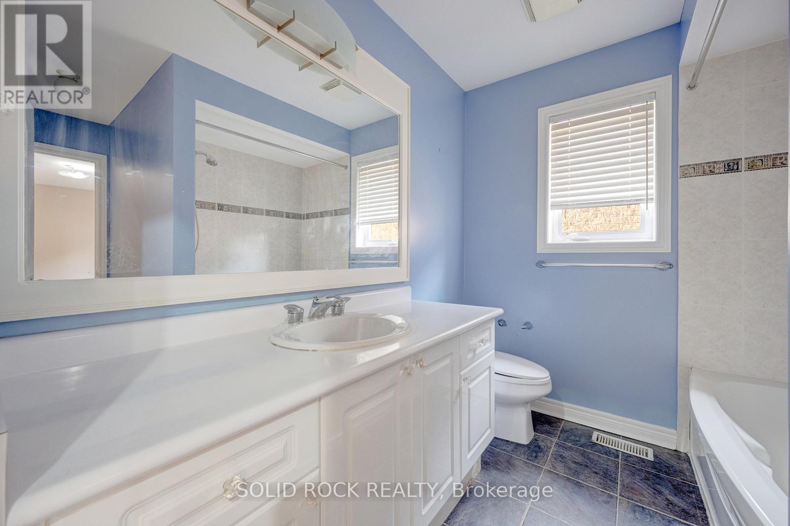 34 Forsyth Crescent, Halton Hills (Georgetown), Ontario  L7G 6G3 - Photo 37 - W12984550