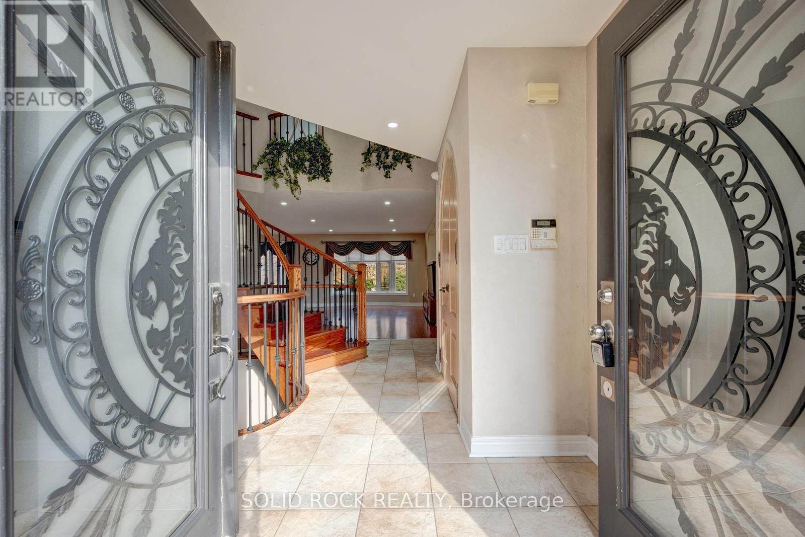 34 Forsyth Crescent, Halton Hills (Georgetown), Ontario  L7G 6G3 - Photo 5 - W12984550