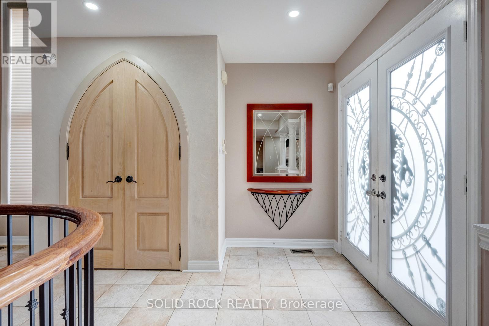 34 Forsyth Crescent, Halton Hills (Georgetown), Ontario  L7G 6G3 - Photo 6 - W12984550