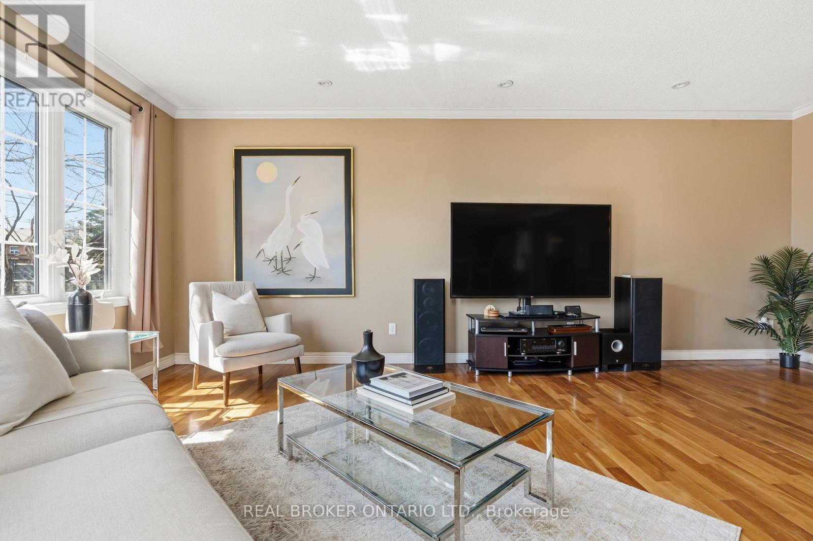 18 Cotswold Court, Halton Hills (Georgetown), Ontario  L7G 5E5 - Photo 18 - W12984736