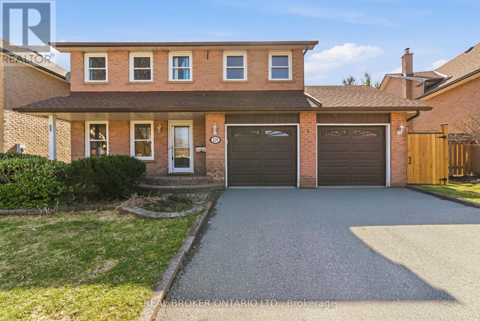 18 Cotswold Court, Halton Hills (Georgetown), Ontario  L7G 5E5 - Photo 2 - W12984736