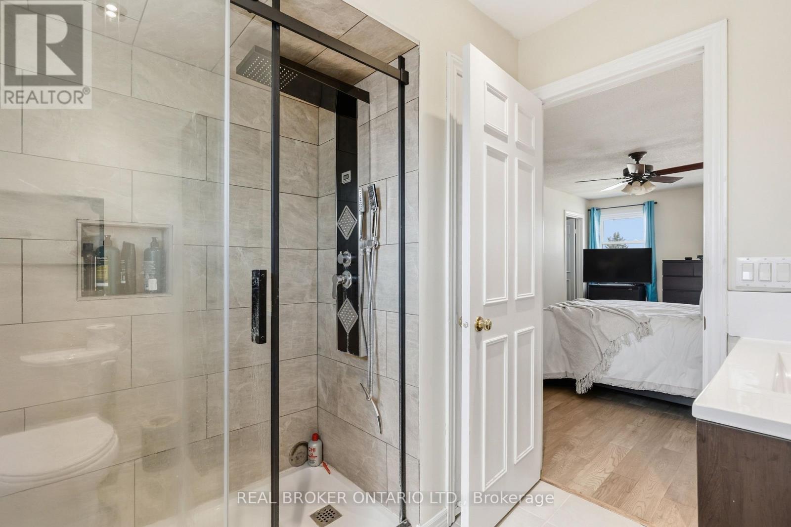 18 Cotswold Court, Halton Hills (Georgetown), Ontario  L7G 5E5 - Photo 24 - W12984736