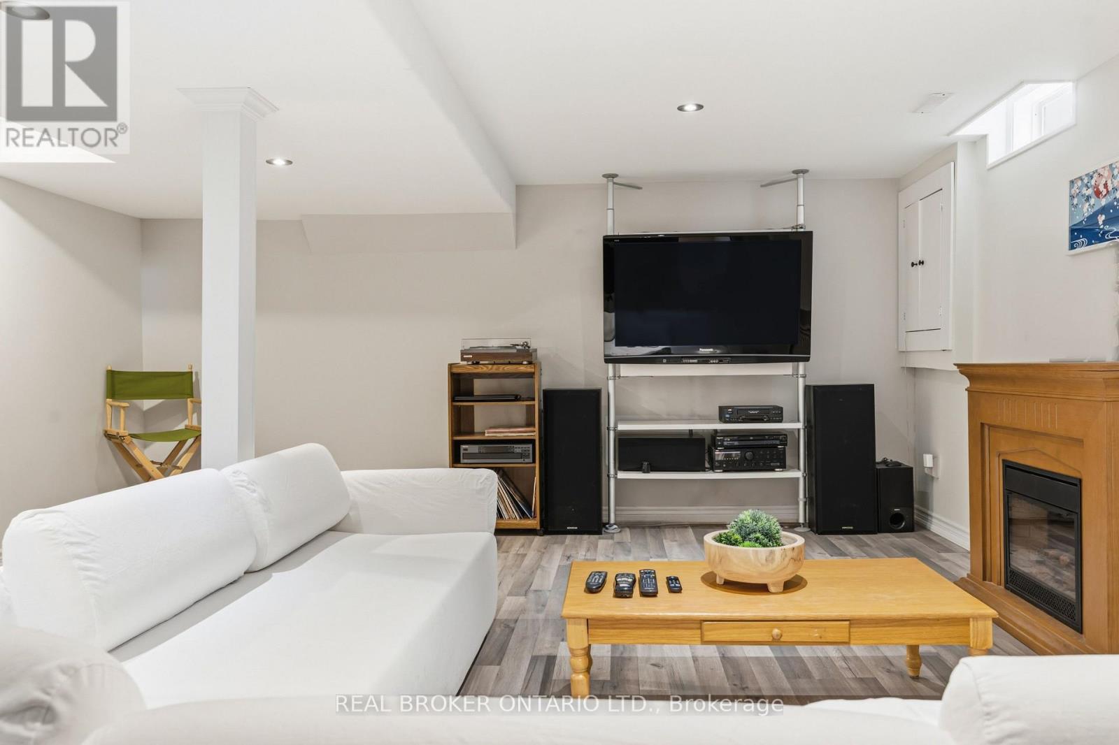 18 Cotswold Court, Halton Hills (Georgetown), Ontario  L7G 5E5 - Photo 32 - W12984736