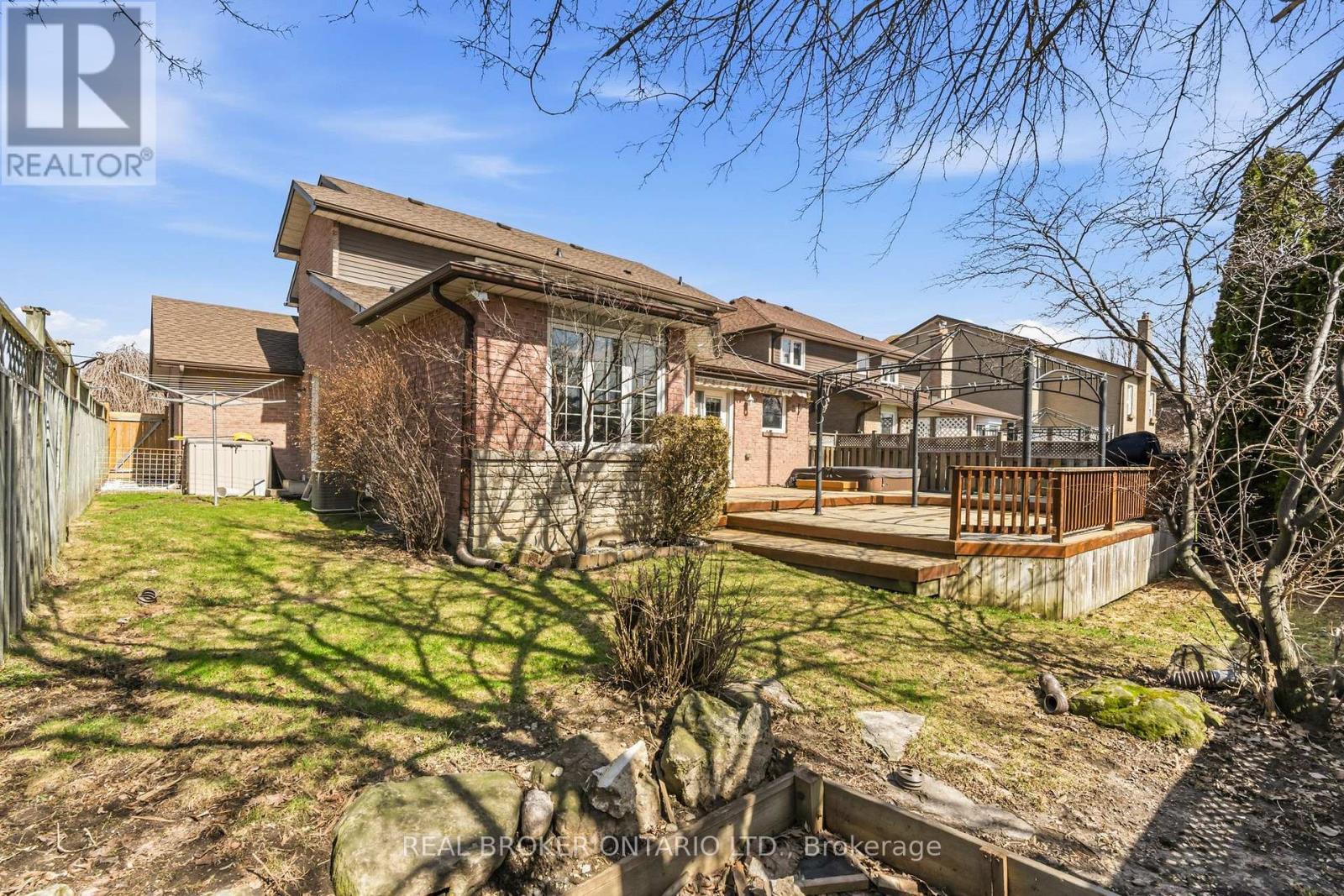 18 Cotswold Court, Halton Hills (Georgetown), Ontario  L7G 5E5 - Photo 44 - W12984736