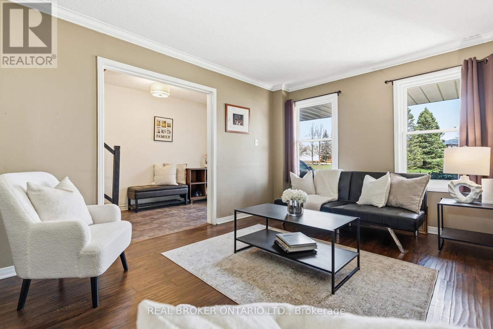 18 Cotswold Court, Halton Hills (Georgetown), Ontario  L7G 5E5 - Photo 7 - W12984736