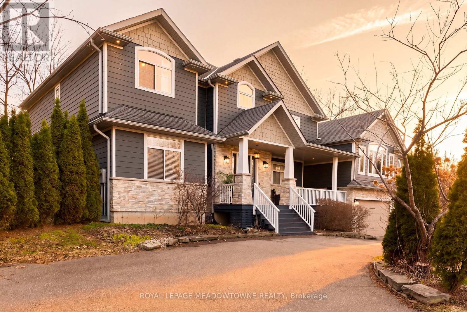 254 Main Street S, Halton Hills (Georgetown), Ontario  L7G 4S5 - Photo 1 - W12986436