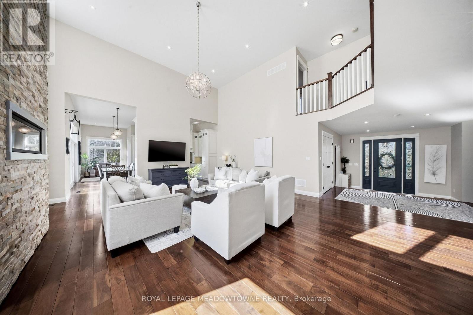 254 Main Street S, Halton Hills (Georgetown), Ontario  L7G 4S5 - Photo 12 - W12986436