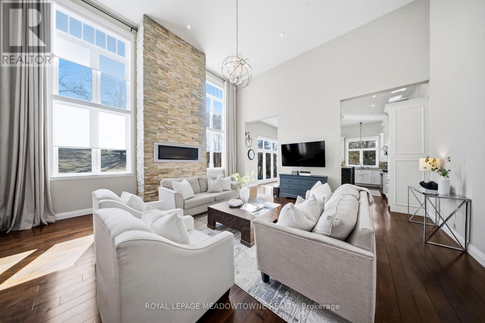 254 Main Street S, Halton Hills (Georgetown), Ontario  L7G 4S5 - Photo 14 - W12986436