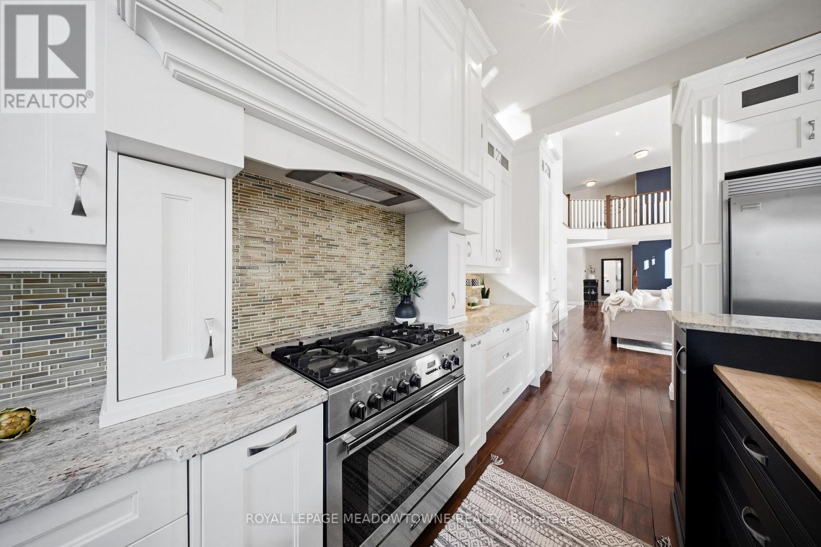 254 Main Street S, Halton Hills (Georgetown), Ontario  L7G 4S5 - Photo 18 - W12986436