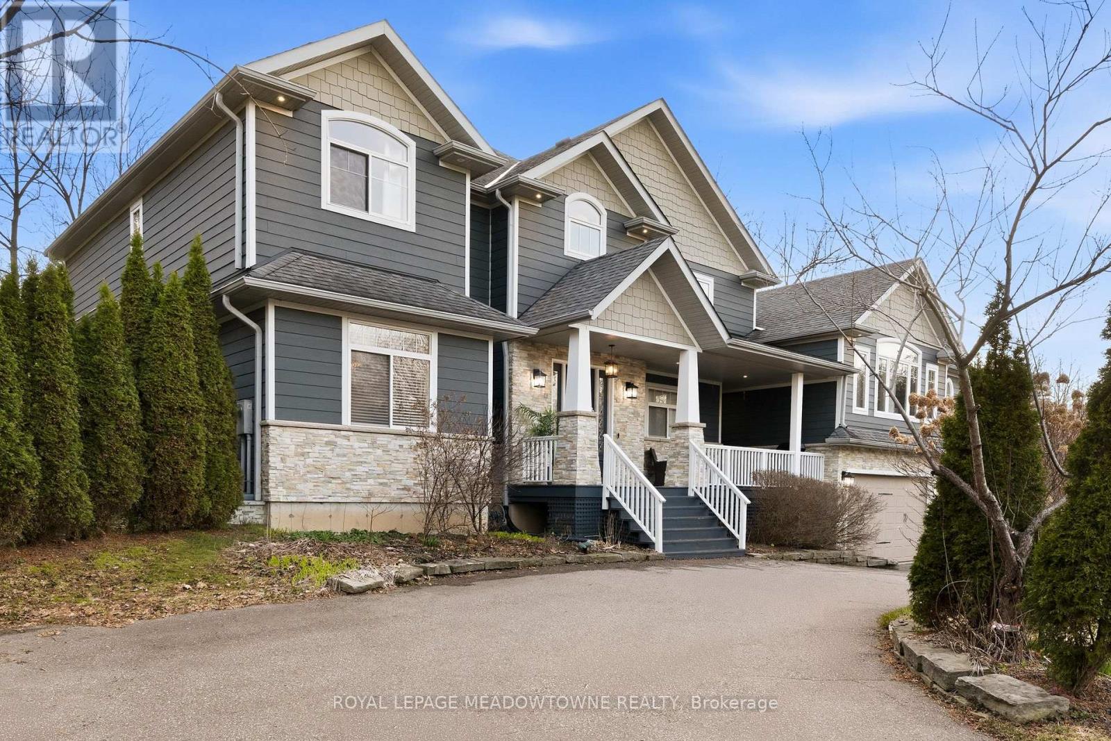 254 Main Street S, Halton Hills (Georgetown), Ontario  L7G 4S5 - Photo 2 - W12986436