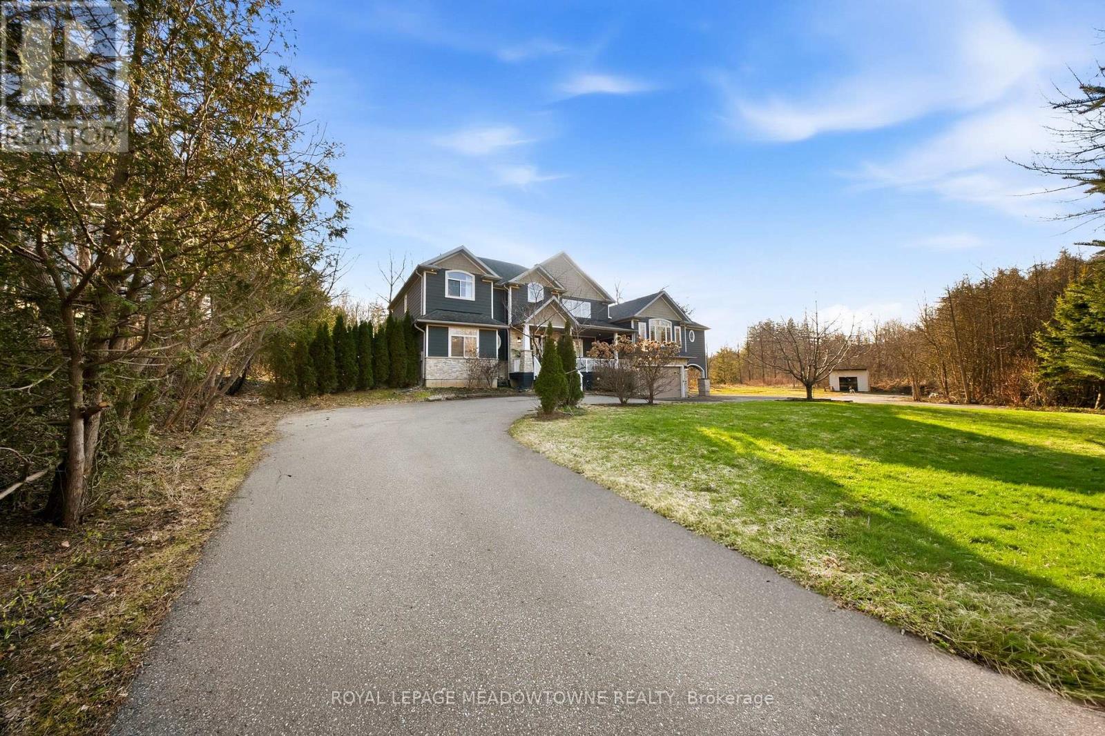 254 Main Street S, Halton Hills (Georgetown), Ontario  L7G 4S5 - Photo 3 - W12986436