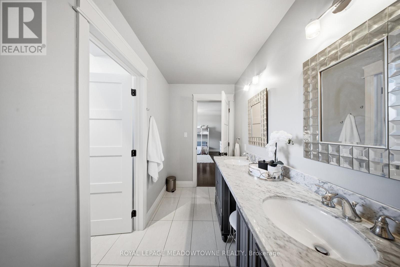 254 Main Street S, Halton Hills (Georgetown), Ontario  L7G 4S5 - Photo 32 - W12986436