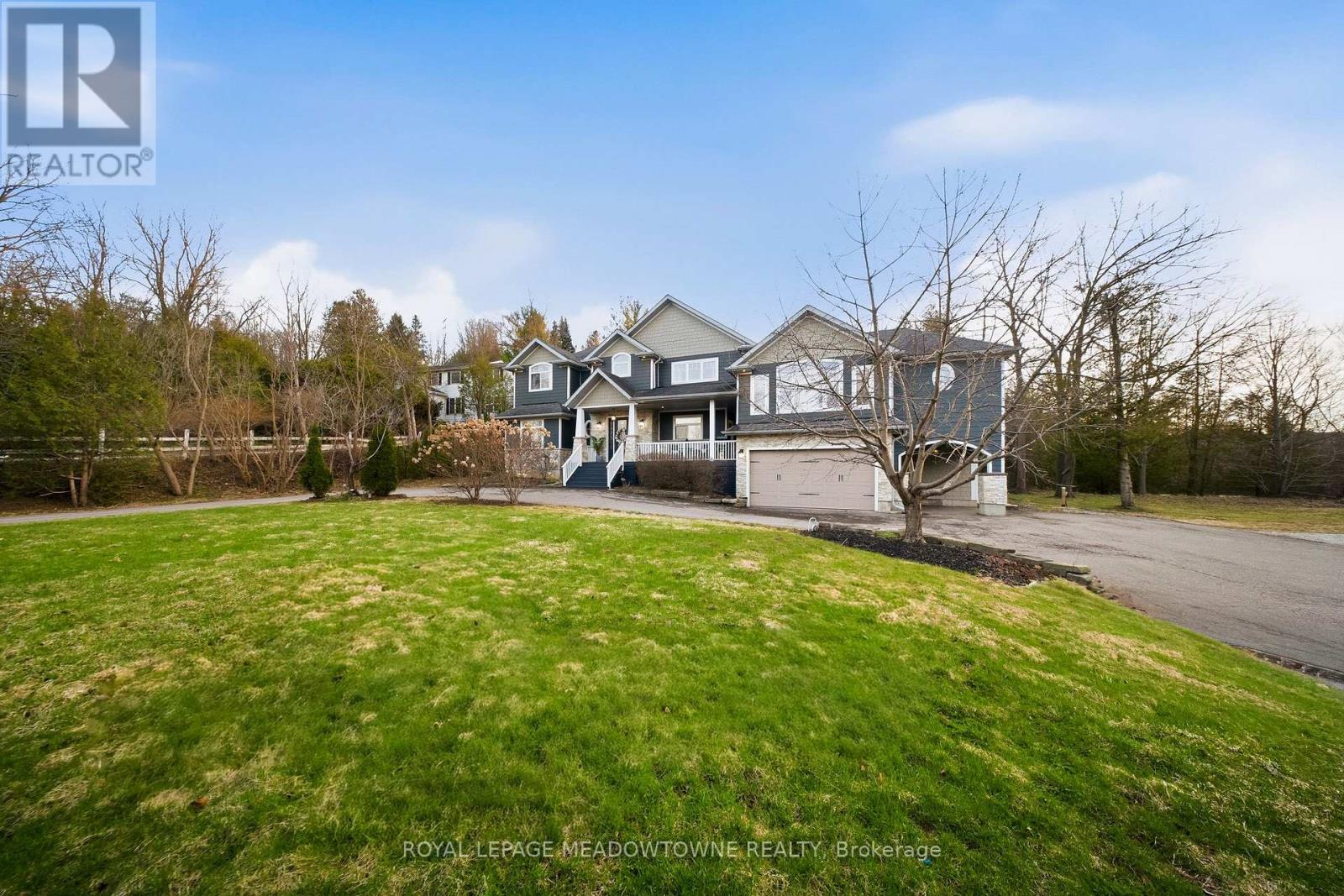 254 Main Street S, Halton Hills (Georgetown), Ontario  L7G 4S5 - Photo 4 - W12986436