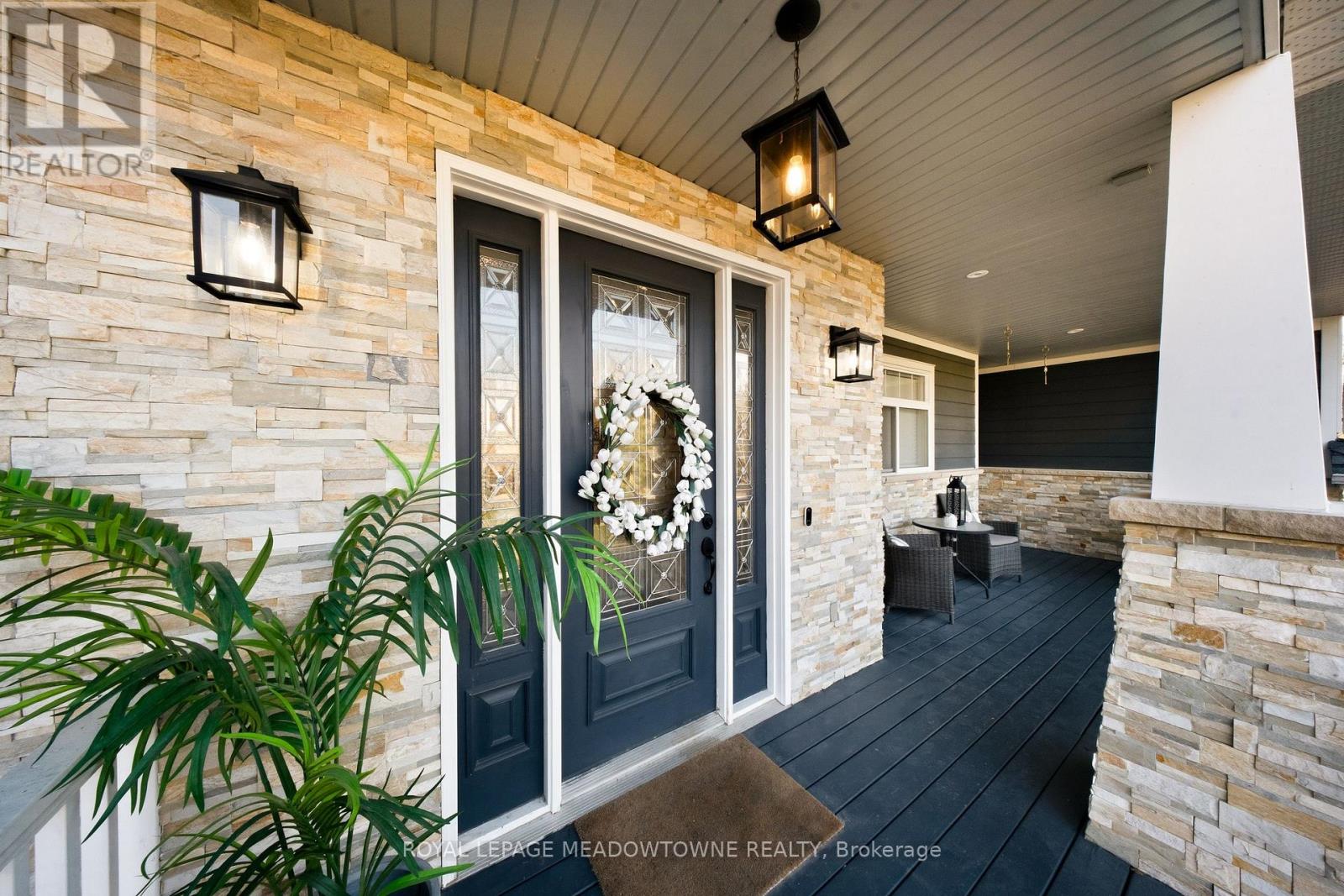 254 Main Street S, Halton Hills (Georgetown), Ontario  L7G 4S5 - Photo 8 - W12986436