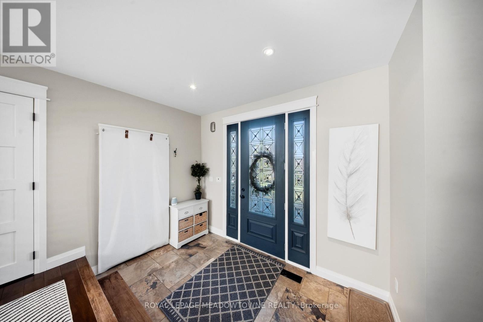 254 Main Street S, Halton Hills (Georgetown), Ontario  L7G 4S5 - Photo 9 - W12986436