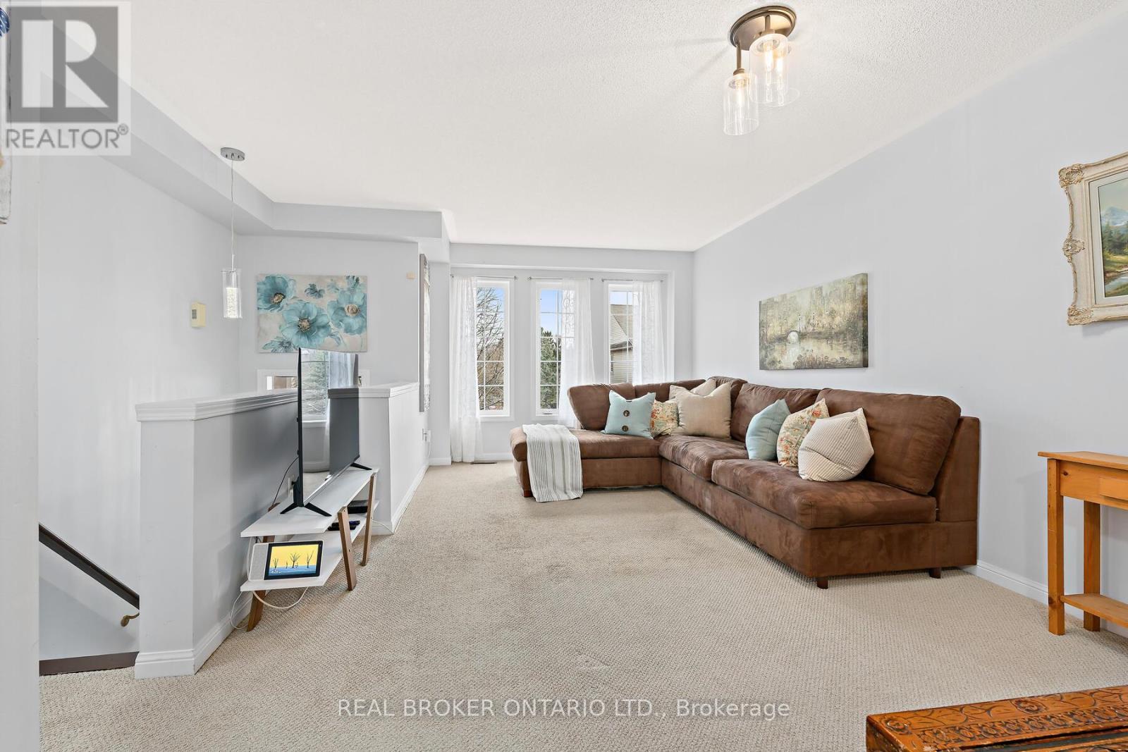 42 - 42 Palomino Trail, Halton Hills (Georgetown), Ontario  L7G 6E9 - Photo 5 - W12987312