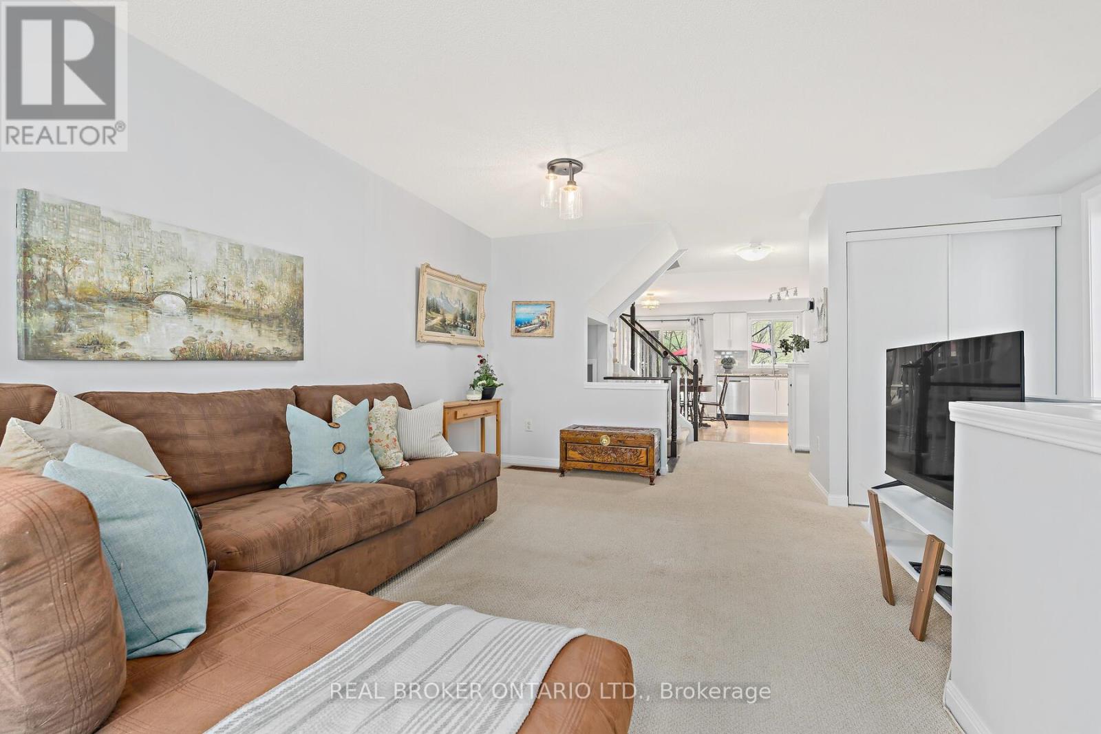 42 - 42 Palomino Trail, Halton Hills (Georgetown), Ontario  L7G 6E9 - Photo 6 - W12987312